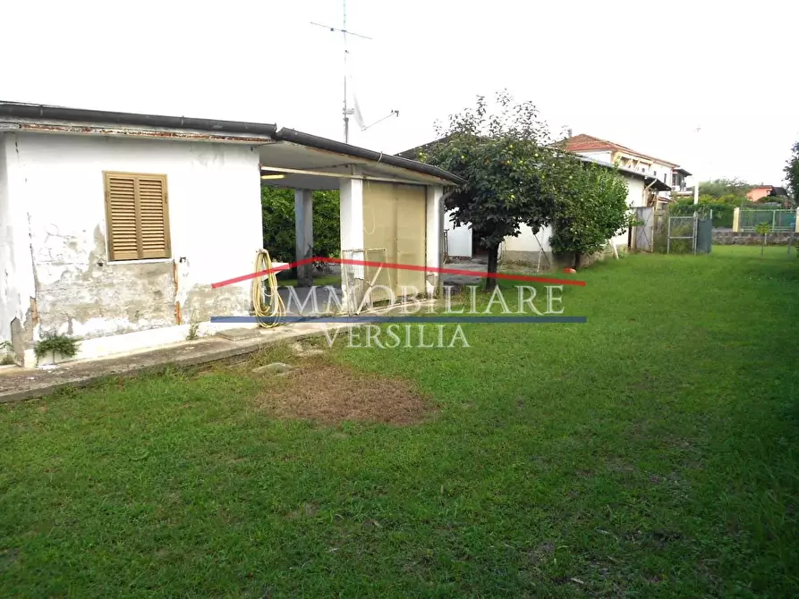 Immagine 29 di Casa indipendente in vendita  a Massa