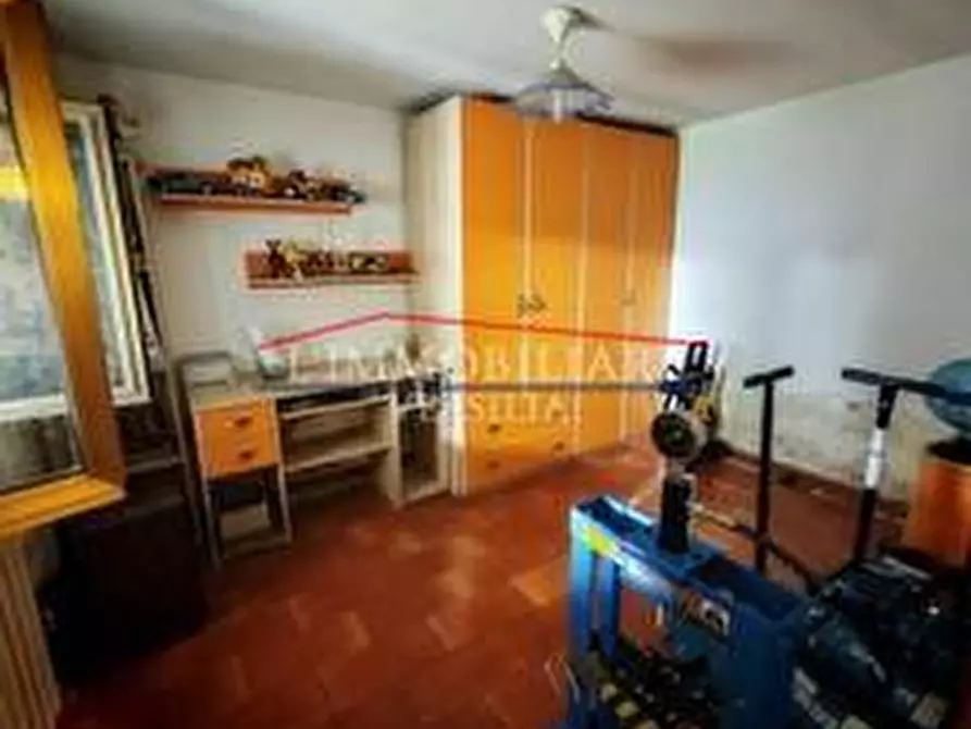 Immagine 15 di Casa indipendente in vendita  a Massa