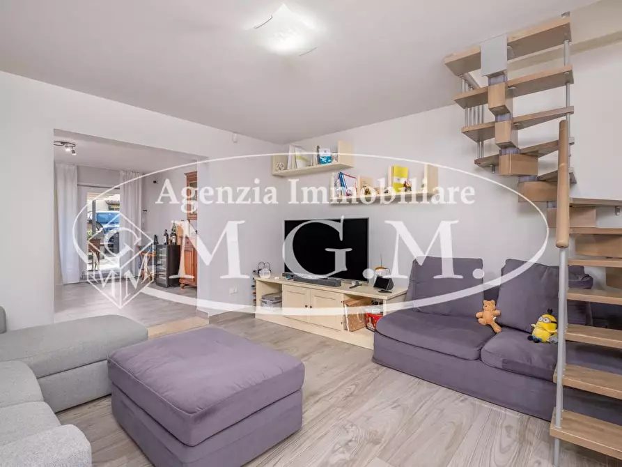 Immagine 35 di Casa bifamiliare in vendita  a Bientina