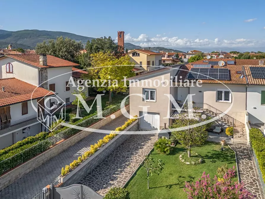 Immagine 54 di Casa bifamiliare in vendita  a Bientina