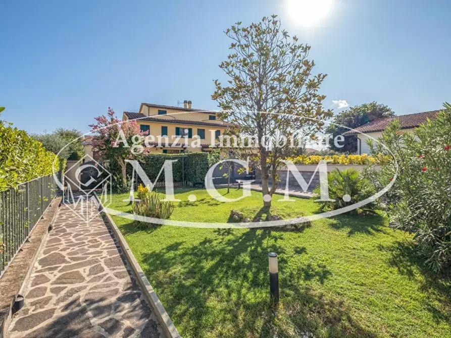 Immagine 10 di Casa bifamiliare in vendita  a Bientina