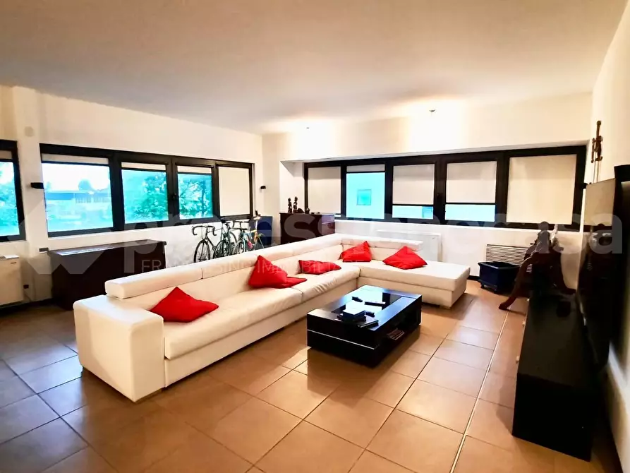 Immagine 8 di Appartamento in vendita  a Cascina