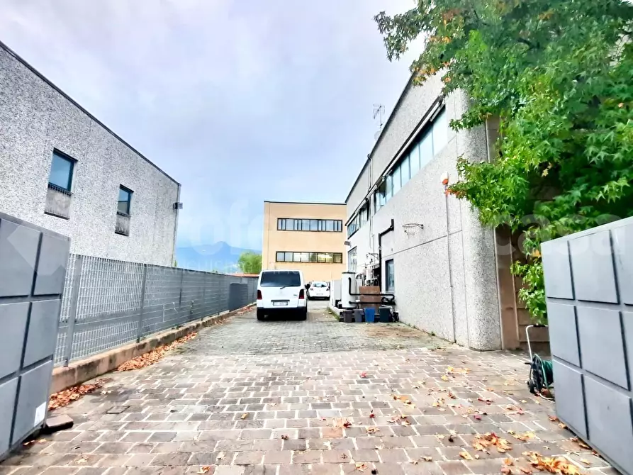 Immagine 26 di Appartamento in vendita  a Cascina