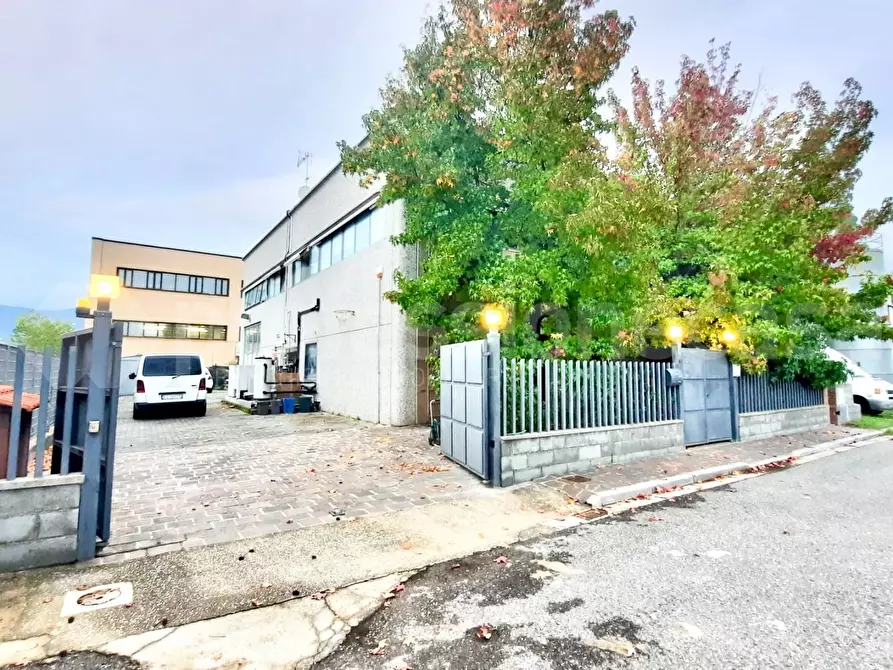 Immagine 25 di Appartamento in vendita  a Cascina