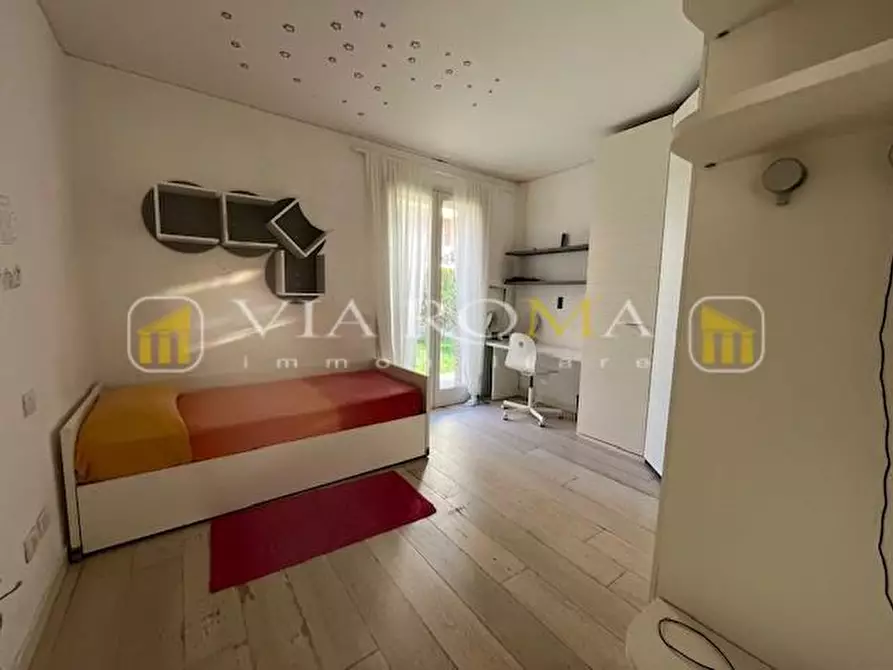 Immagine 9 di Appartamento in vendita  a Lucca