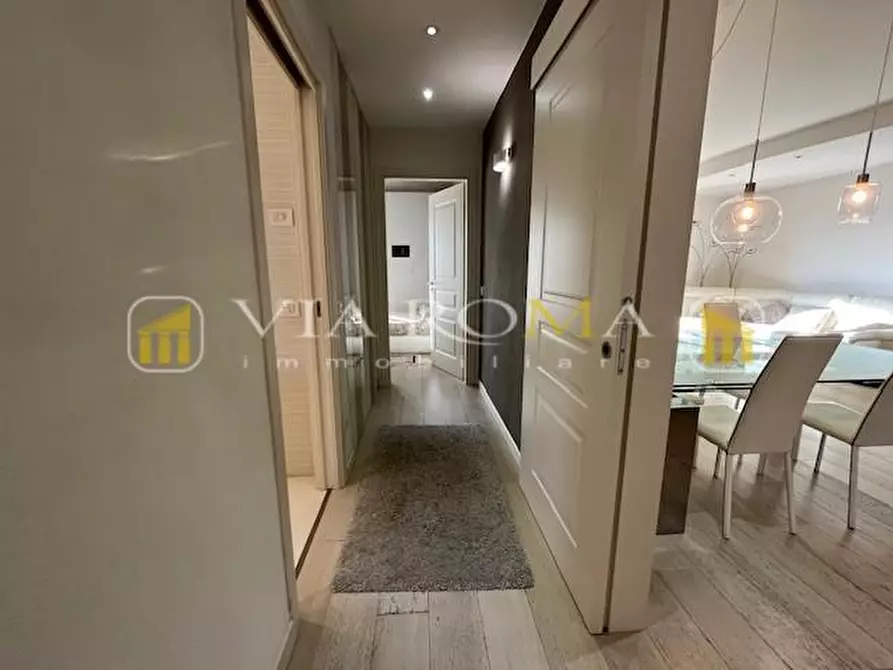 Immagine 12 di Appartamento in vendita  a Lucca