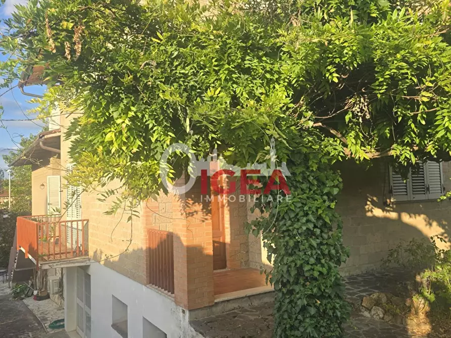 Immagine 3 di Villa in vendita  a Monteroni D'arbia