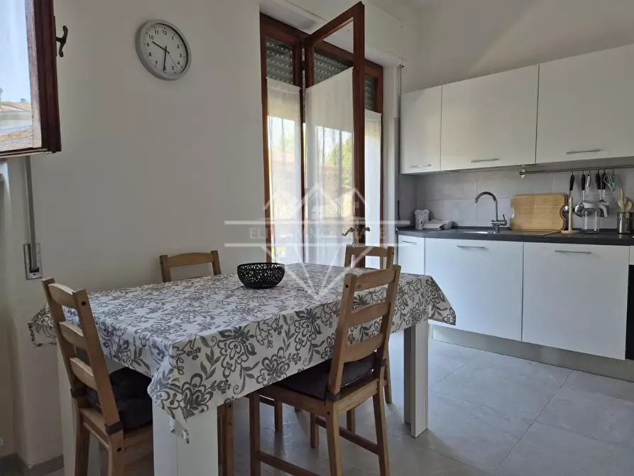 Immagine 11 di Appartamento in affitto  a Carrara