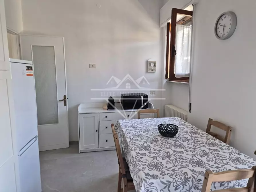 Immagine 12 di Appartamento in affitto  a Carrara