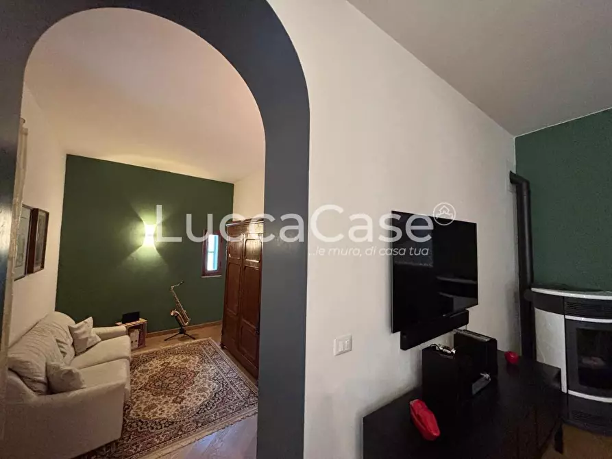 Immagine 7 di Appartamento in vendita  a Lucca