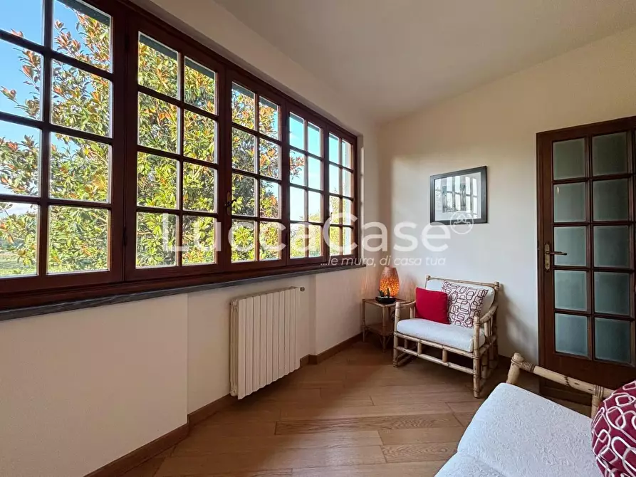 Immagine 16 di Appartamento in vendita  a Lucca