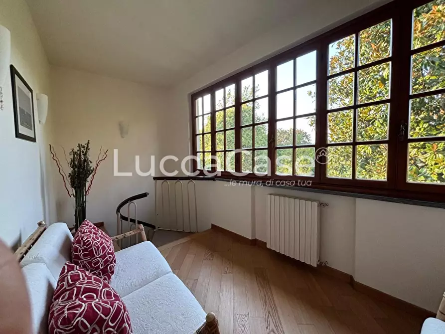 Immagine 33 di Appartamento in vendita  a Lucca