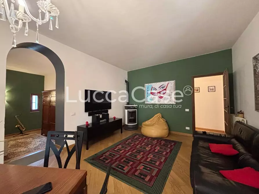 Immagine 6 di Appartamento in vendita  a Lucca