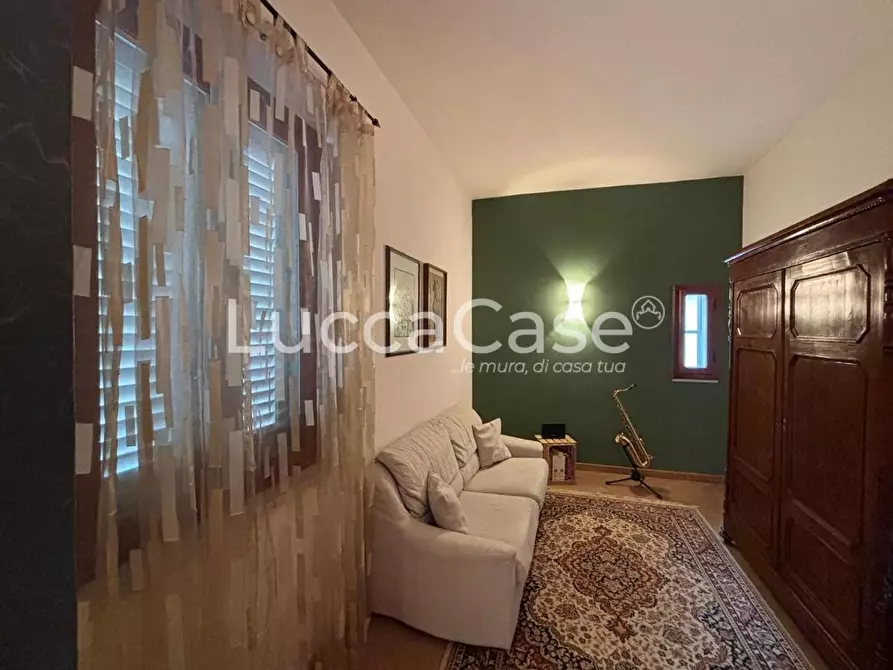 Immagine 8 di Appartamento in vendita  a Lucca