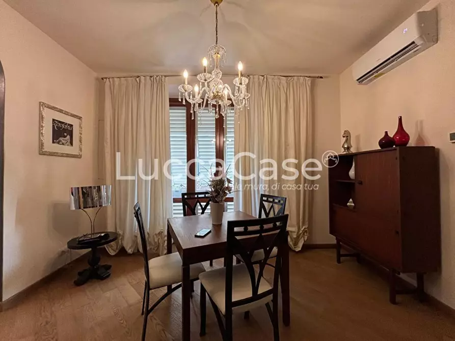 Immagine 3 di Appartamento in vendita  a Lucca