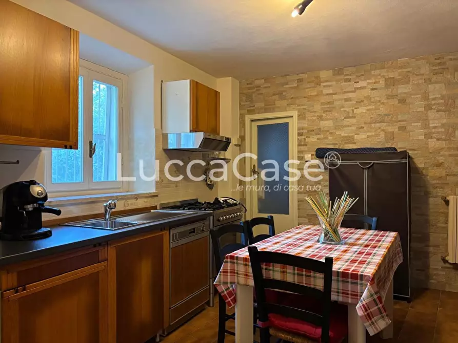 Immagine 38 di Appartamento in vendita  a Lucca