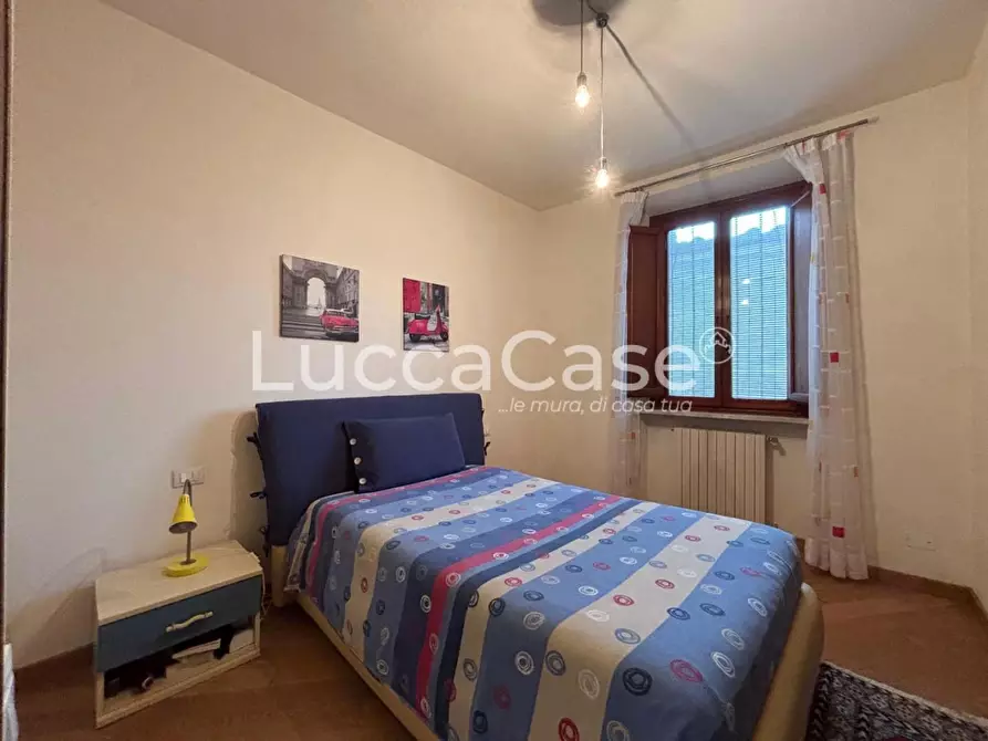 Immagine 18 di Appartamento in vendita  a Lucca