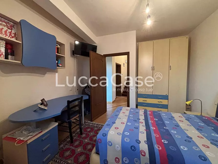 Immagine 19 di Appartamento in vendita  a Lucca