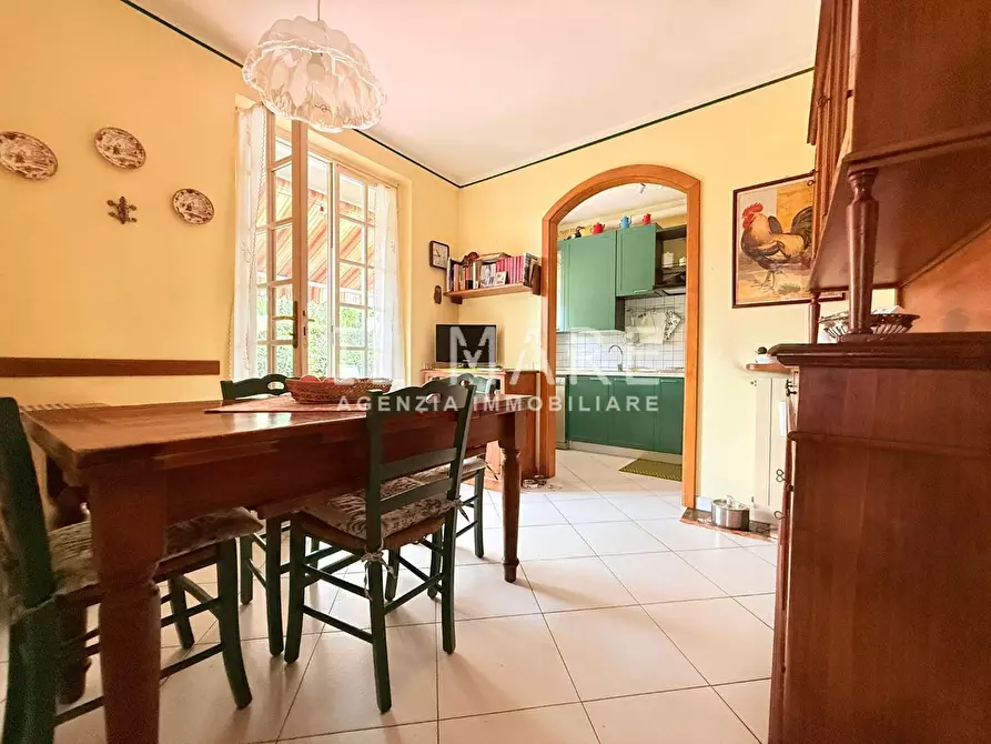 Immagine 18 di Casa bifamiliare in vendita  a Massa