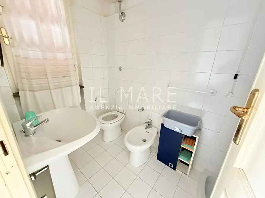 Immagine 13 di Casa bifamiliare in vendita  a Massa