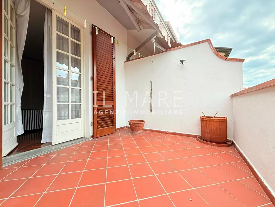 Immagine 30 di Casa bifamiliare in vendita  a Massa