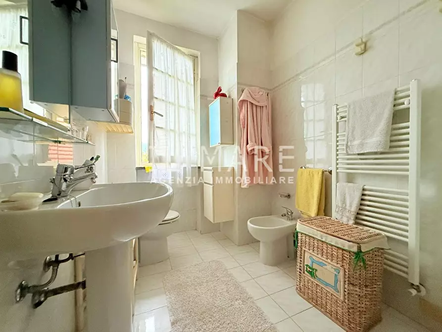 Immagine 22 di Casa bifamiliare in vendita  a Massa