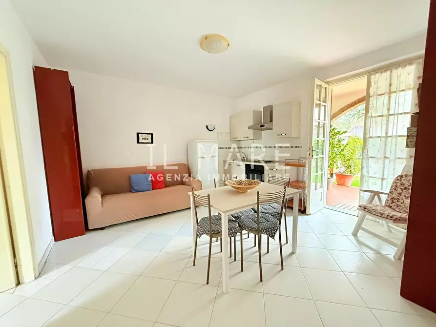 Immagine 15 di Casa bifamiliare in vendita  a Massa