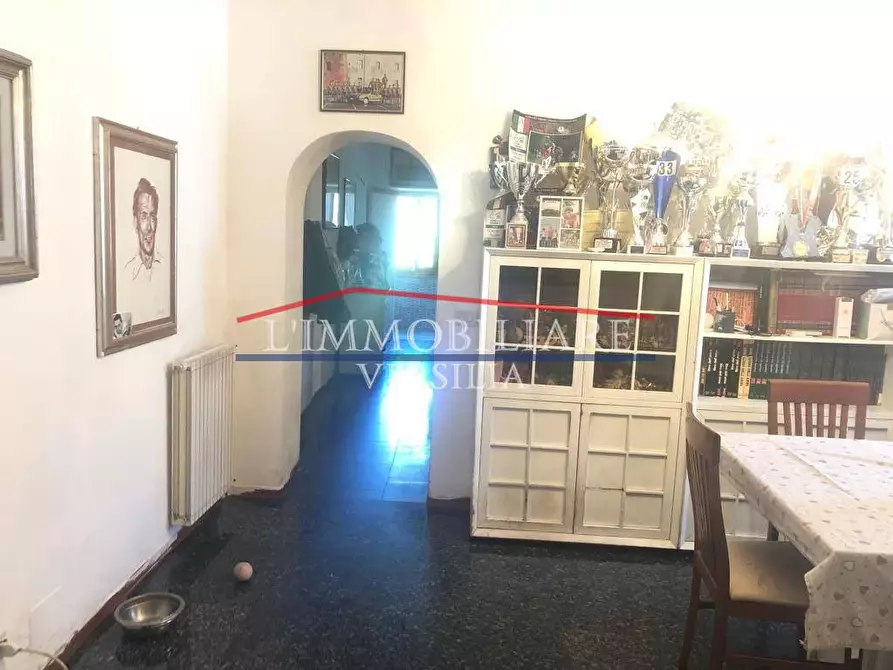 Immagine 2 di Casa indipendente in vendita  a Massa