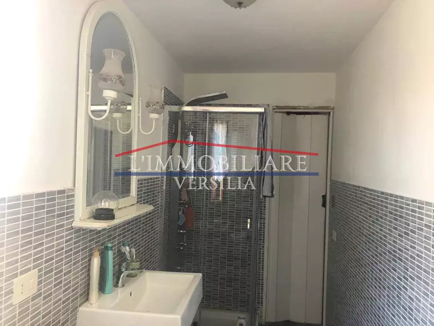 Immagine 13 di Casa indipendente in vendita  a Massa