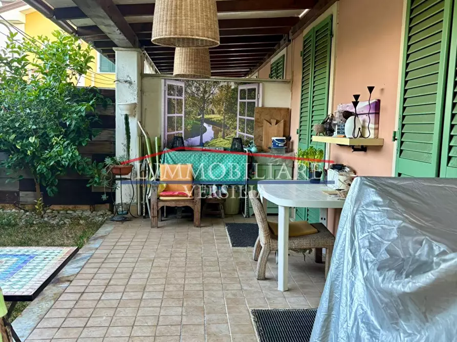 Immagine 5 di Appartamento in vendita  a Massa