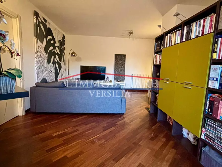 Immagine 11 di Appartamento in vendita  a Massa