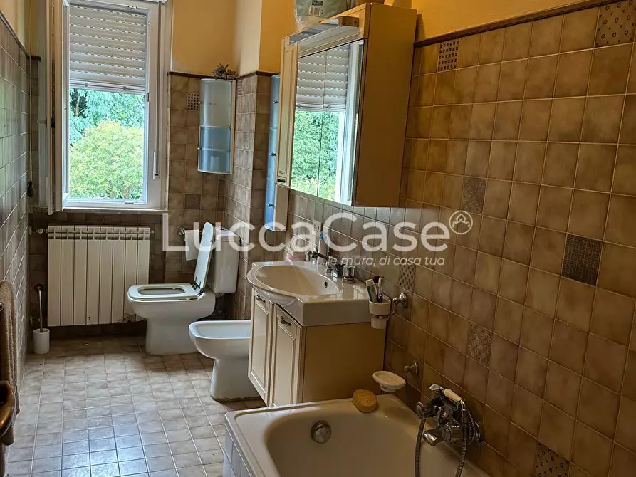 Immagine 13 di Appartamento in vendita  a Borgo A Mozzano