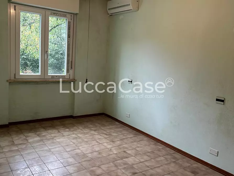 Immagine 16 di Appartamento in vendita  a Borgo A Mozzano