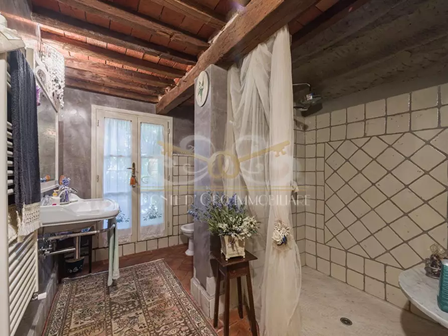 Immagine 21 di Villa in vendita  a Santa Maria A Monte