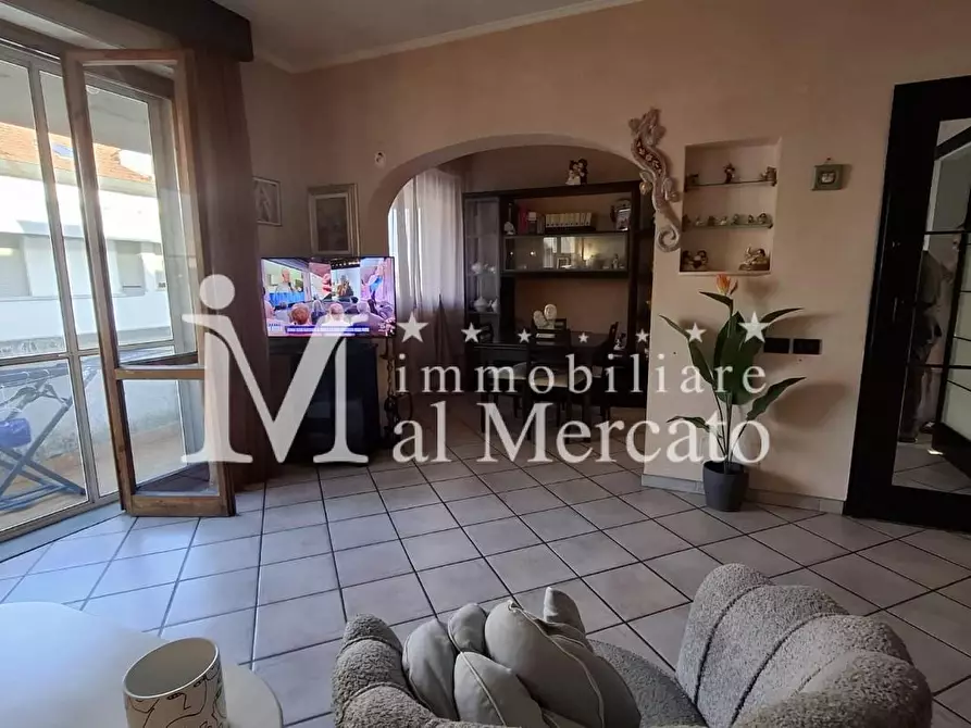 Immagine 2 di Appartamento in vendita  a Viareggio