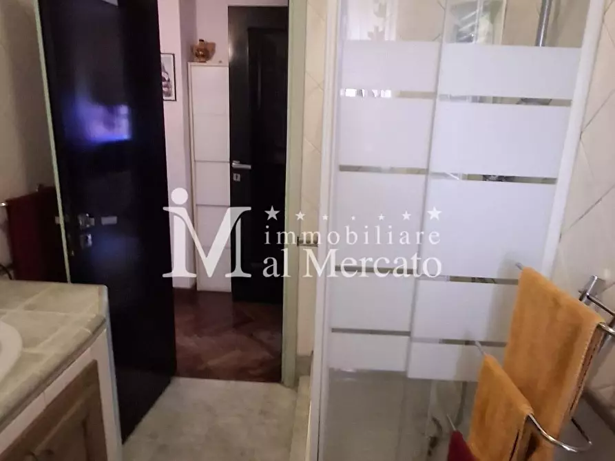 Immagine 21 di Appartamento in vendita  a Viareggio