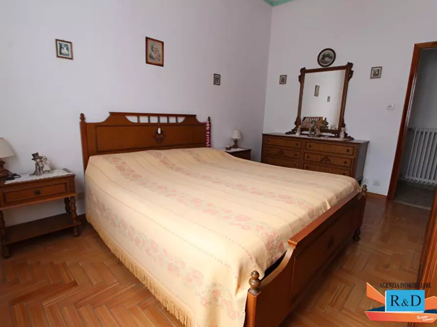 Immagine 19 di Appartamento in vendita  a Colle Di Val D'elsa