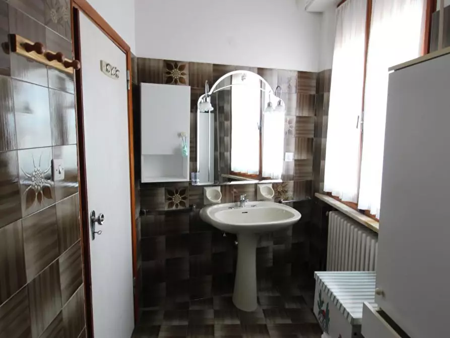 Immagine 16 di Appartamento in vendita  a Colle Di Val D'elsa