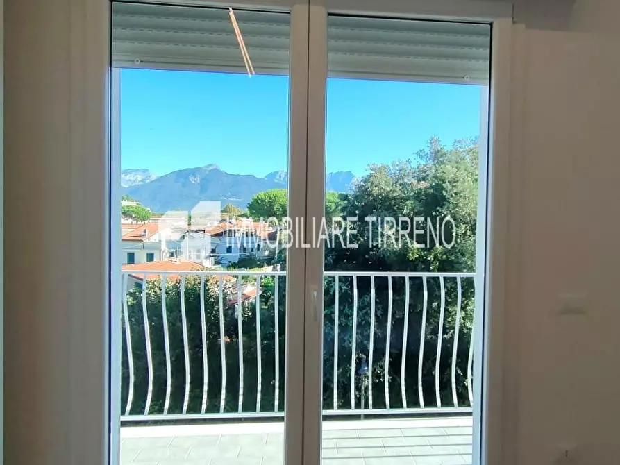 Immagine 7 di Appartamento in vendita  a Massa