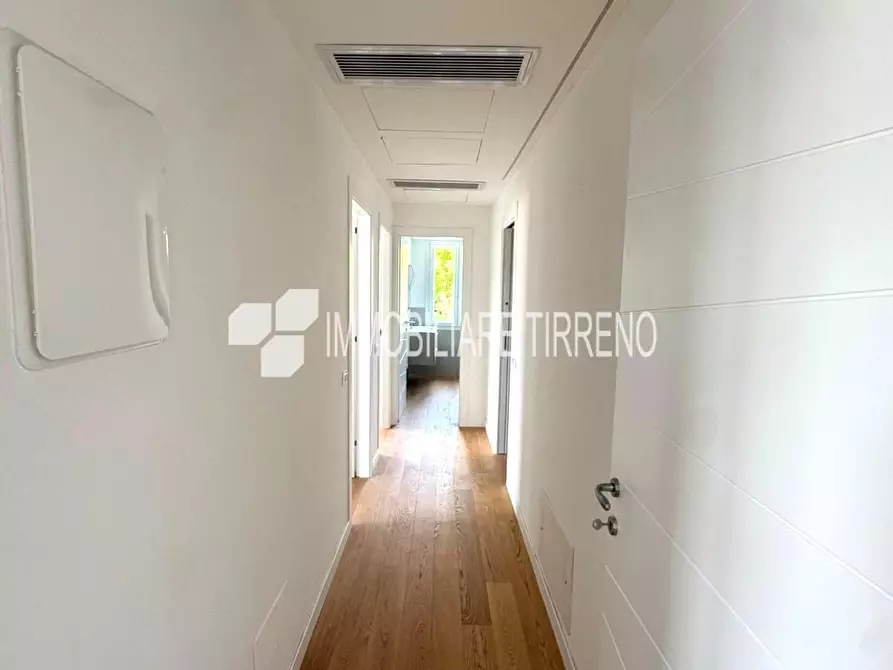 Immagine 8 di Appartamento in vendita  a Massa