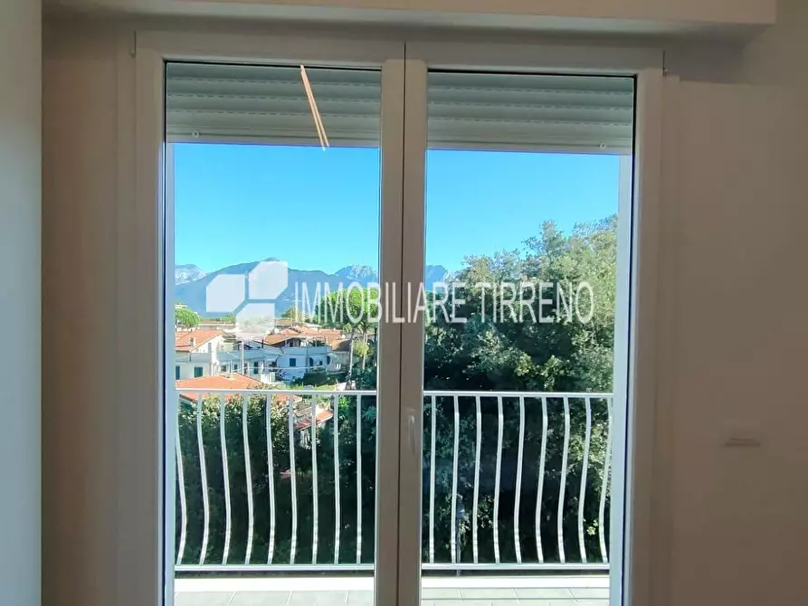 Immagine 23 di Appartamento in vendita  a Massa