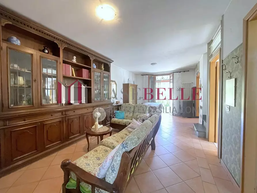 Immagine 1 di Casa bifamiliare in vendita  a Camaiore