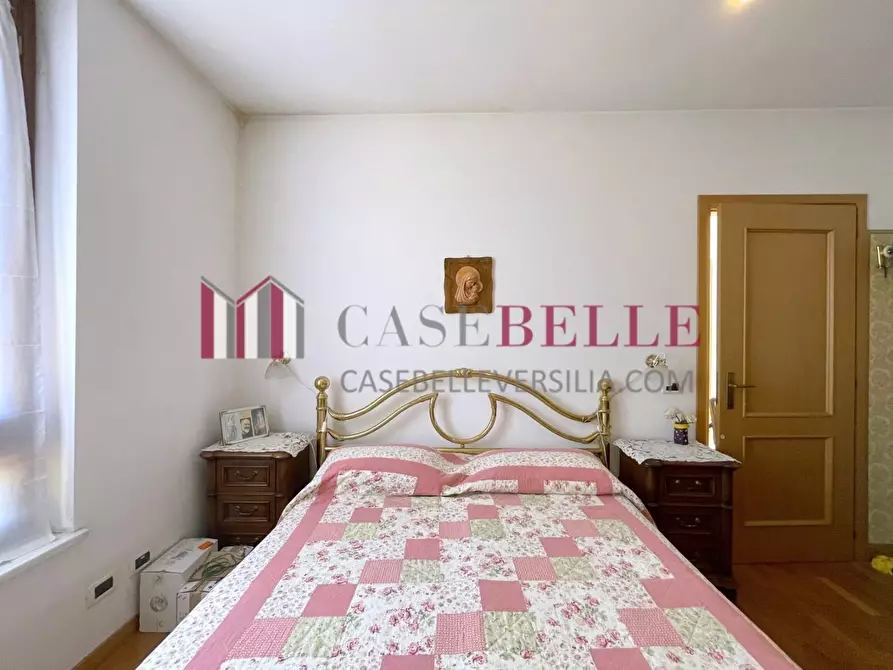 Immagine 36 di Casa bifamiliare in vendita  a Camaiore