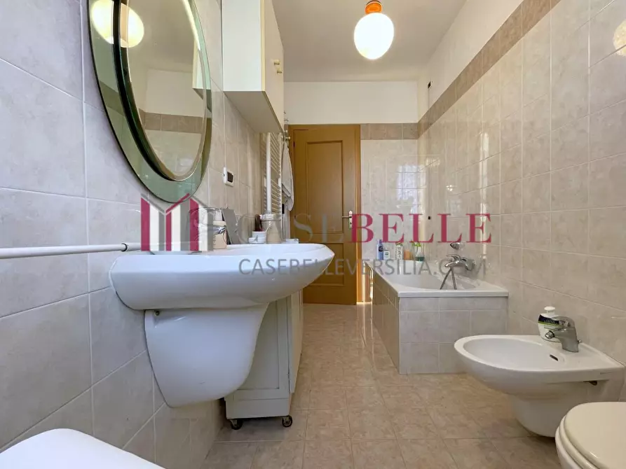 Immagine 46 di Casa bifamiliare in vendita  a Camaiore