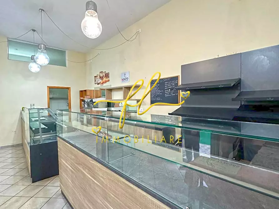 Immagine 5 di Locale commerciale in vendita  a Cecina