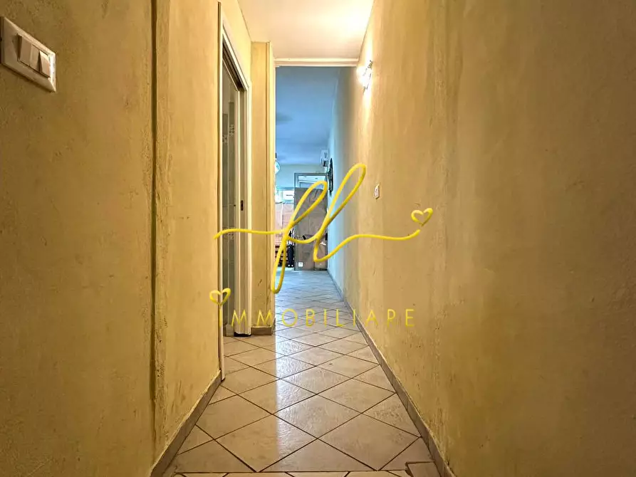 Immagine 16 di Locale commerciale in vendita  a Cecina