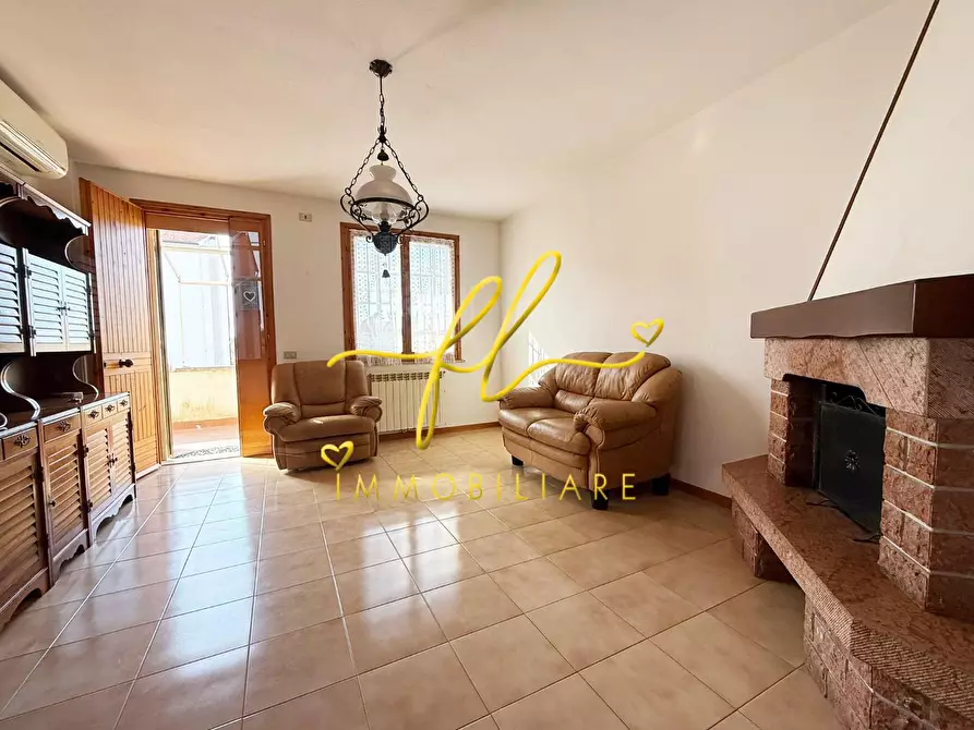 Immagine 2 di Appartamento in vendita  a Montescudaio