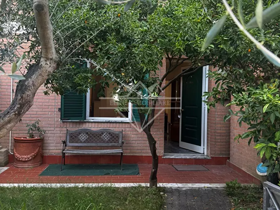 Immagine 9 di Villetta a schiera in vendita  a Massa