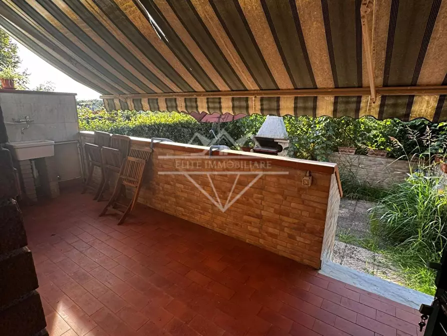 Immagine 8 di Villetta a schiera in vendita  a Massa