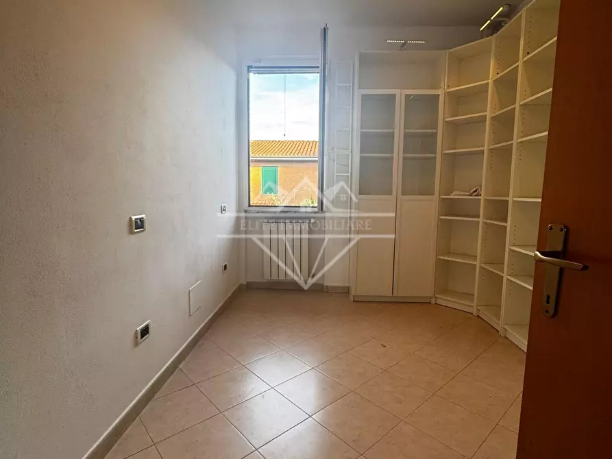 Immagine 28 di Villetta a schiera in vendita  a Massa